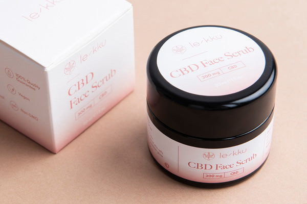 CBD Andlitsskrúbbur (300mg CBD) frá Lekku